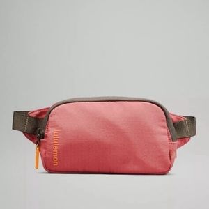 Lululemon Mini Belt Bag in Brier Rose